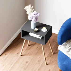 Noptiera gri cu picioare din lemn